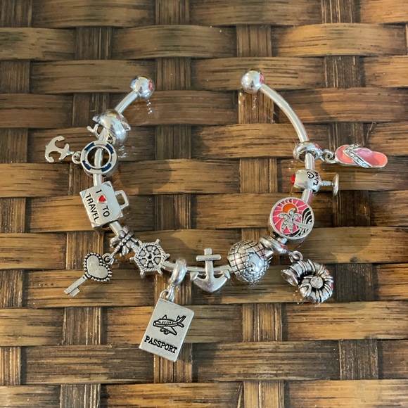 Collector charm for Royal Caribbean cruise lines. New with sealed bag. - Picture 3 of 3